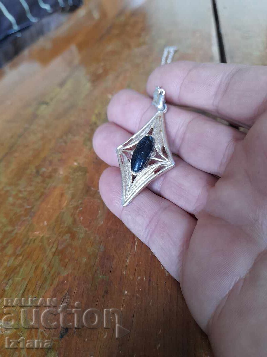Старо колие с цена € 16.00 | 31.29 лв.
