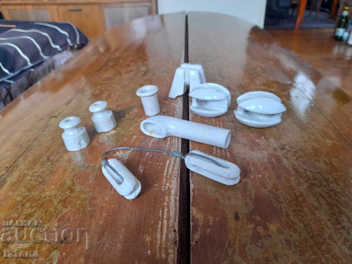 Izolator vechi de porțelan, izolatoare Izolator vechi de porțelan, izolatoare
