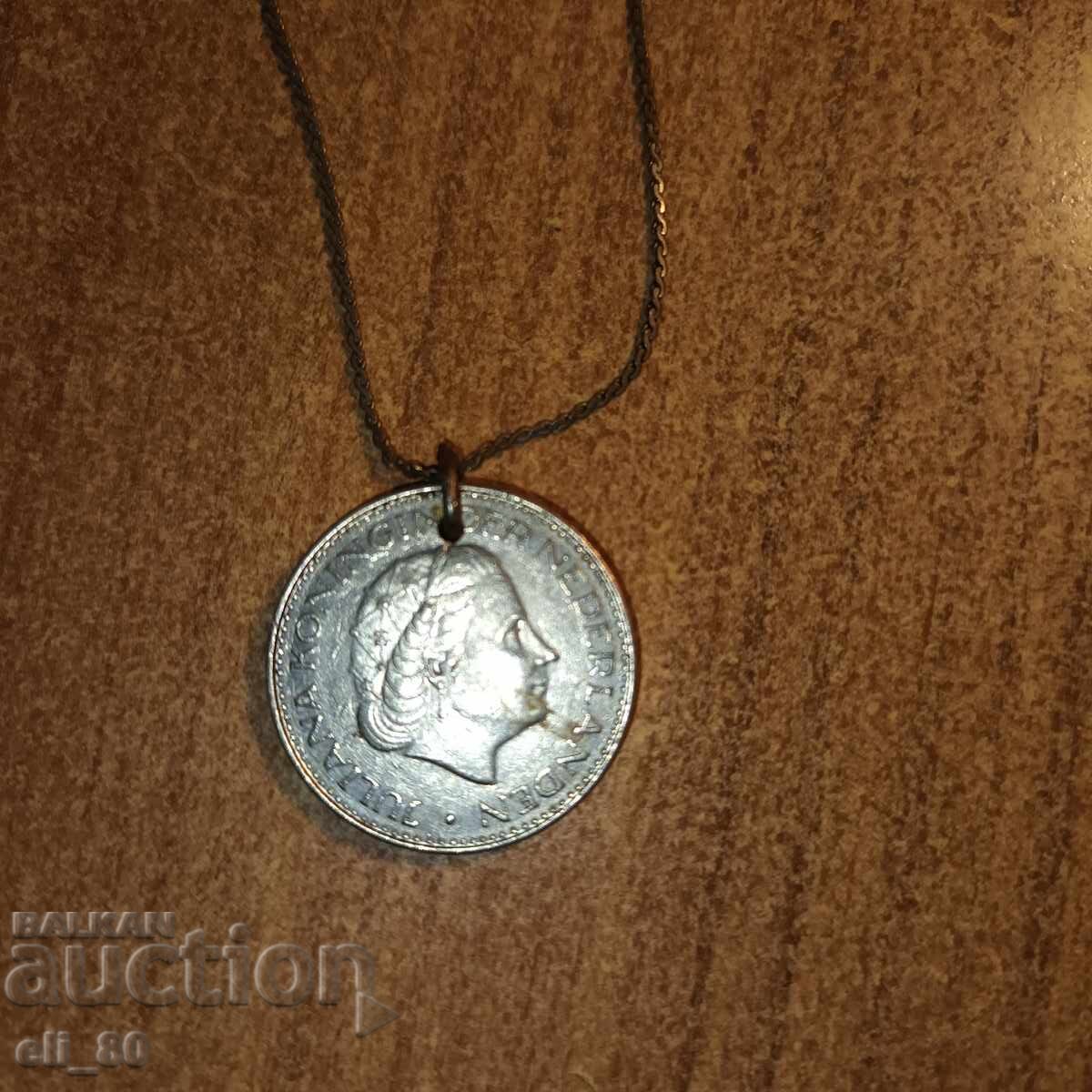 παλιό νόμισμα του 1969 μεταποιημένο σε κολιέ