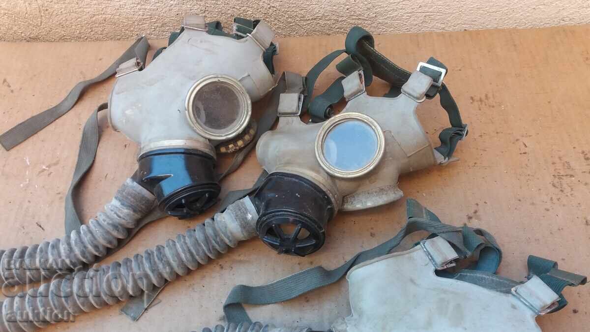 Delivery of LOT OF THREE GAS MASKS WITH HOSES
