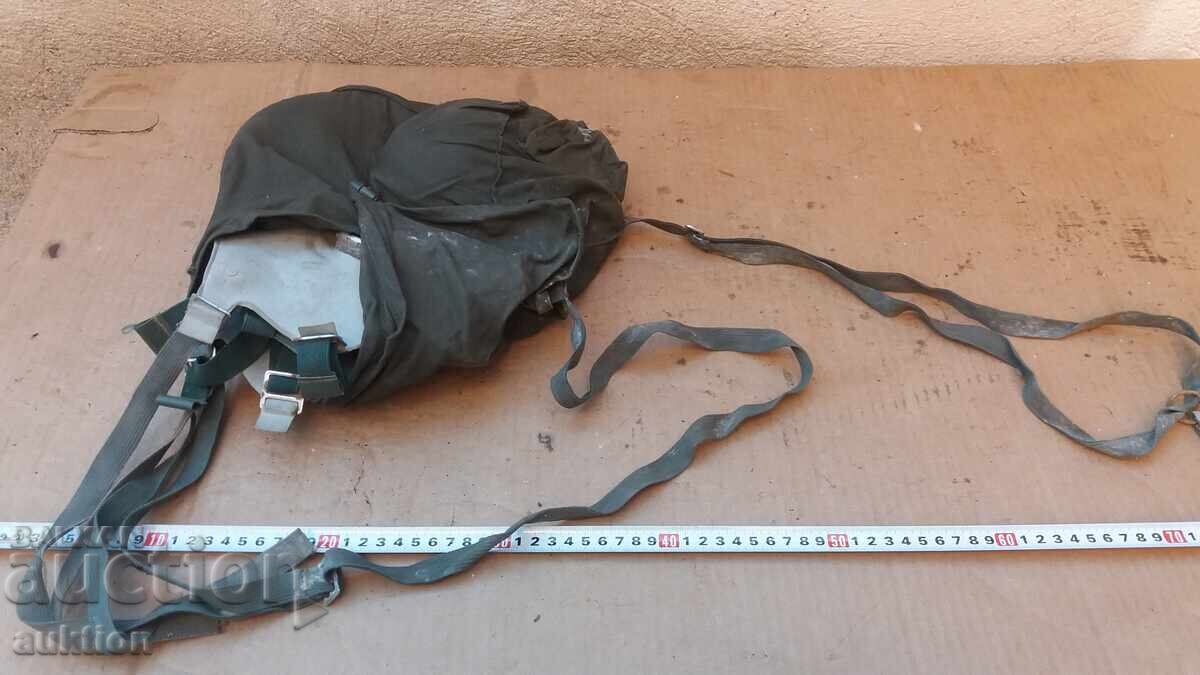 MASCĂ DE GAZE VECHE CU FURTUN ȘI FILTRU ÎN GEANTĂ - 5