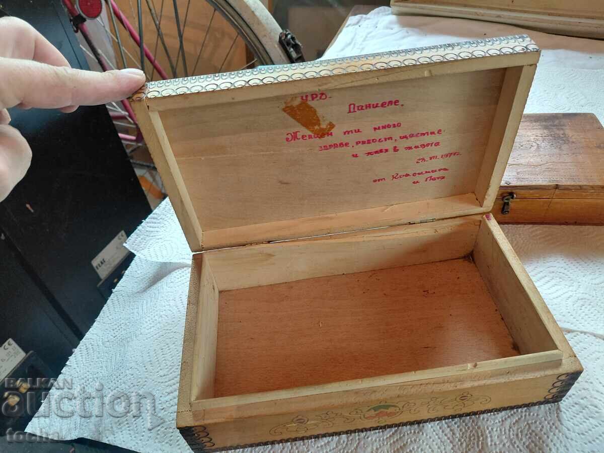 Licitație cutii din lemn, lot unu