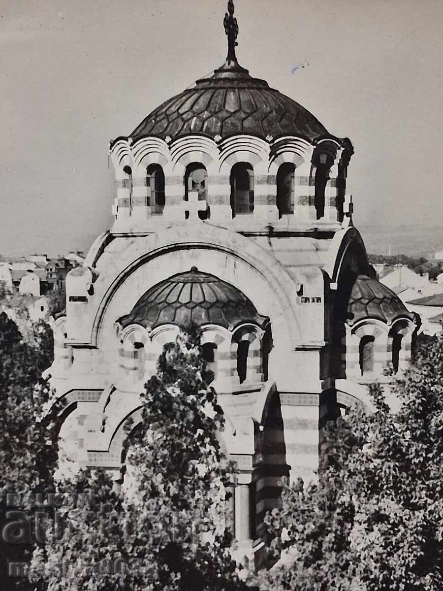 Photo postcard Pleven 1962 The Mausoleum with price € 12.94 | 25.31 BGN Photo postcard Pleven 1962 The Mausoleum with price € 12.94 | 25.31 BGN