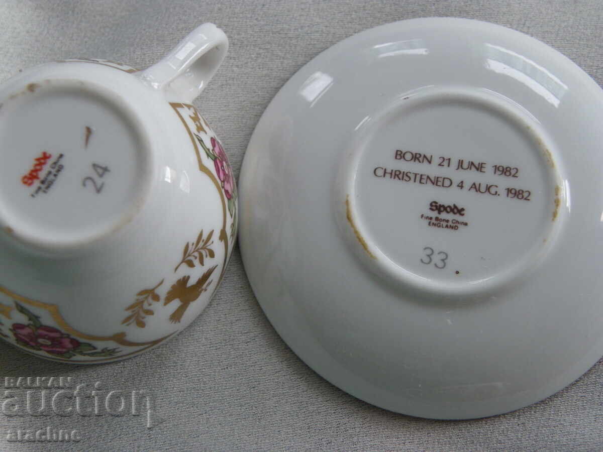 2 collectible memorial sets - 7