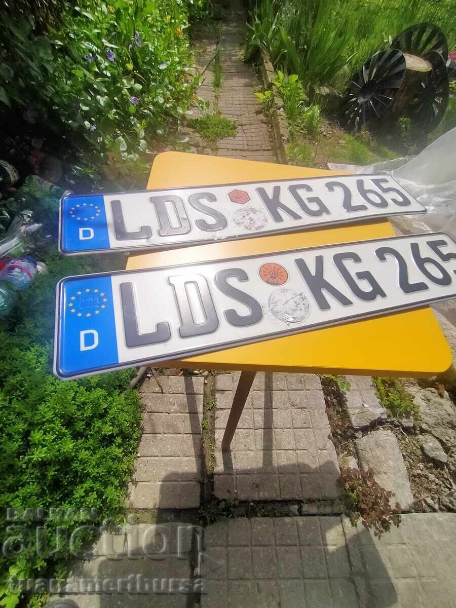 Auction  Collectible car license plate