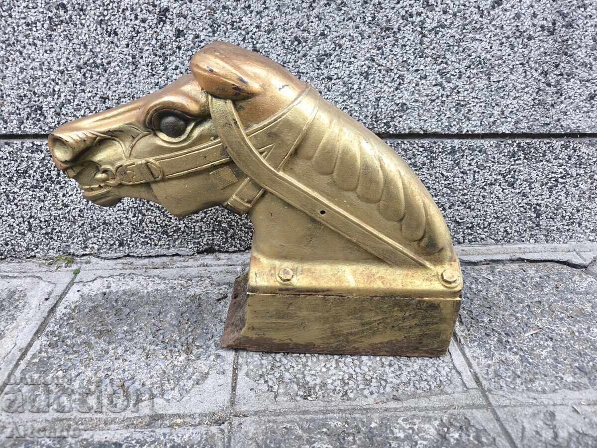 CAP DE CAL ART DECO MASIV – FONTĂ cu preț € 800.00 | 1564.67 BGN