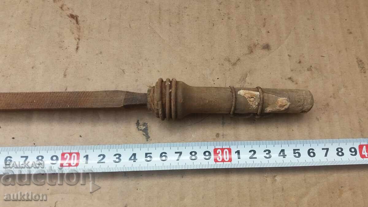FERĂSTRĂU VECHI cu preț € 1.49 | 2.91 BGN