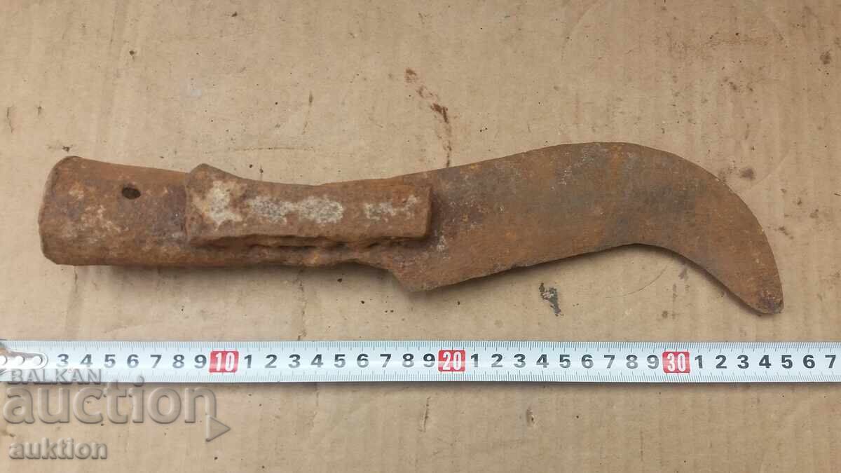 VECHI COSOR MASIV FORJAT DIN PERIOADA RENAȘTERII NAȚIONALE, TOPORIȘCĂ, TOPOR cu preț € 7.99 | 15.63 BGN VECHI COSOR MASIV FORJAT DIN PERIOADA RENAȘTERII NAȚIONALE, TOPORIȘCĂ, TOPOR cu preț € 7.99 | 15.63 BGN