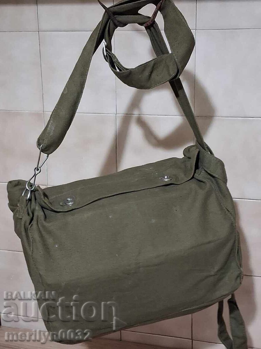 Mască de gaze rusească cu bidon, model 1984, URSS târziu cu preț € 57.97 | 113.38 BGN Mască de gaze rusească cu bidon, model 1984, URSS târziu cu preț € 57.97 | 113.38 BGN