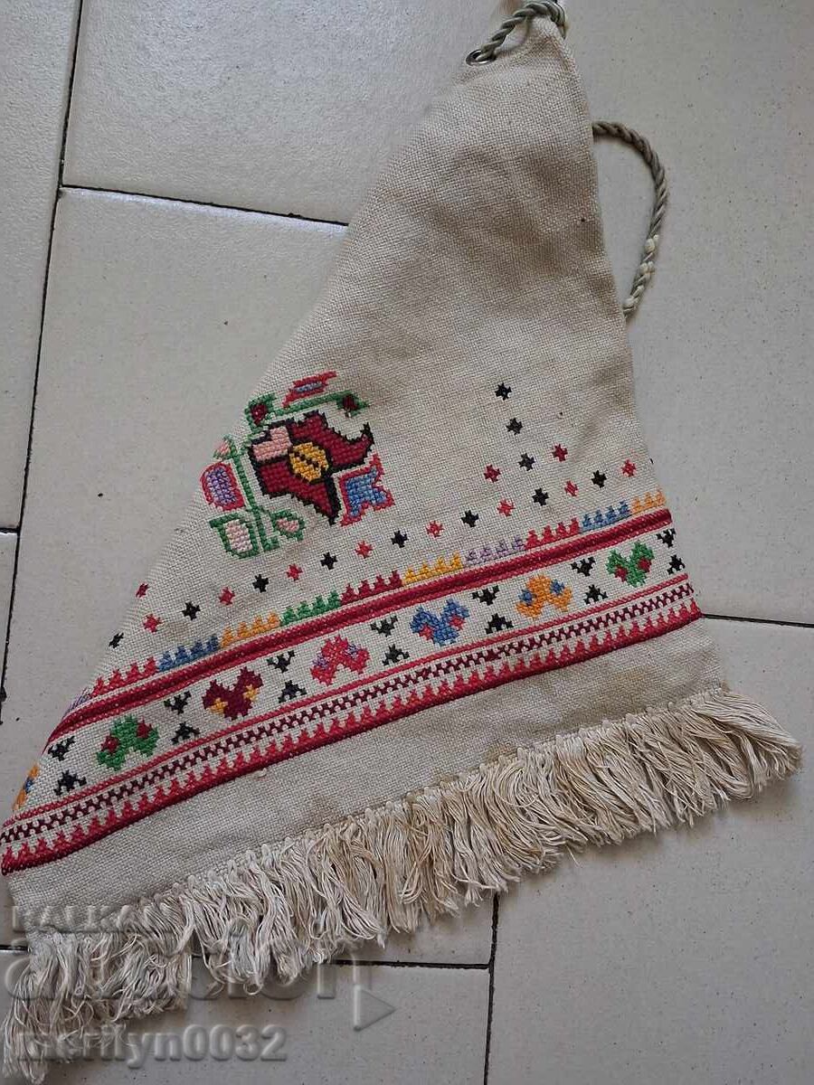 Livrarea Geantă veche țesută cu broderie