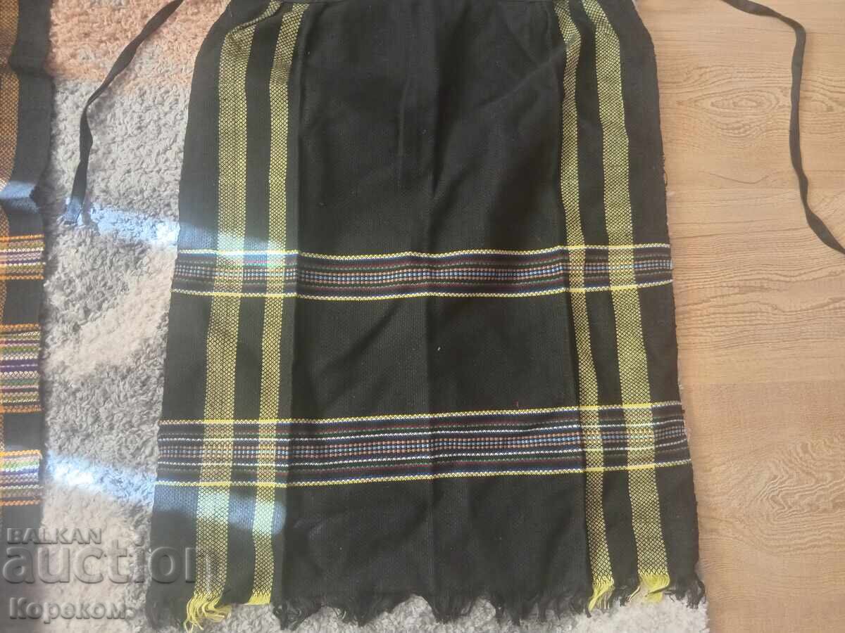 Șorțuri 4 buc cu preț € 12.00 | 23.47 BGN