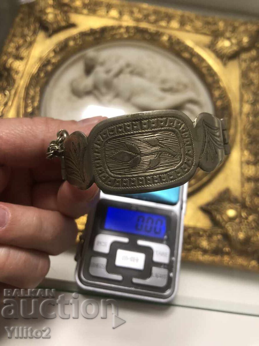 Αναγεννησιακό βραχιόλι με τιμή € 30.00 | 58.68 BGN Αναγεννησιακό βραχιόλι με τιμή € 30.00 | 58.68 BGN