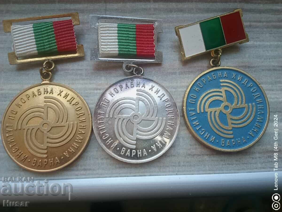 Livrarea Set rar 3 medalii Institutul de Hidrodinamică Navală Varna