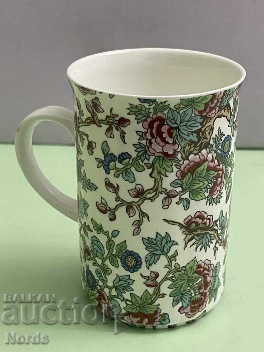 Cană din porțelan frumos Mug cu preț € 0.01 | 0.02 BGN