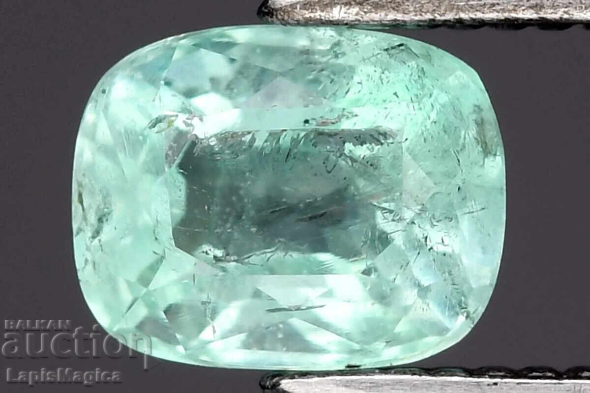 Smarald verde natural din Nigeria 0.38ct 4.8x3.8mm cushion