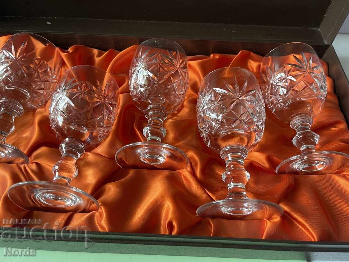 Auction  Crystal tableware set in a box
