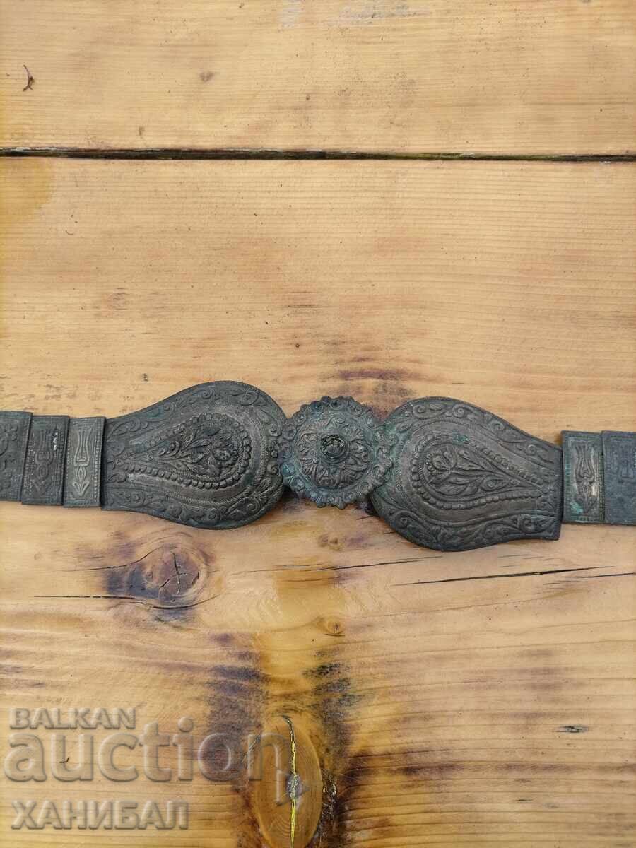 CUREA DIN PERIOADA RENAȘTERII NAȚIONALE, BIJUTERIE, BRĂȚARĂ, PAFTA, TEPELÂK cu preț € 183.00 | 357.92 BGN CUREA DIN PERIOADA RENAȘTERII NAȚIONALE, BIJUTERIE, BRĂȚARĂ, PAFTA, TEPELÂK cu preț € 183.00 | 357.92 BGN