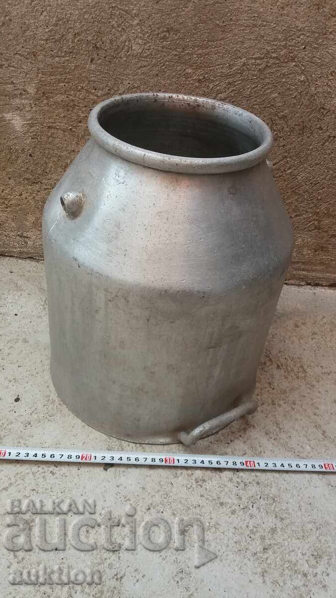 MASIV DIN ALUMINIU - GHIVECI - 20 LITRI cu preț € 12.99 | 25.41 BGN