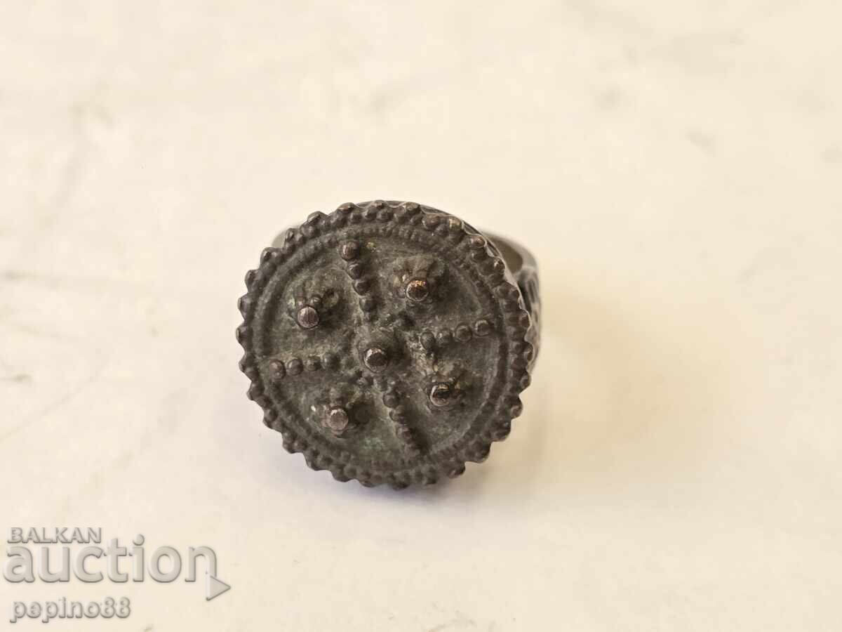 Auction  B.Z.C. Beautiful National Revival Ring