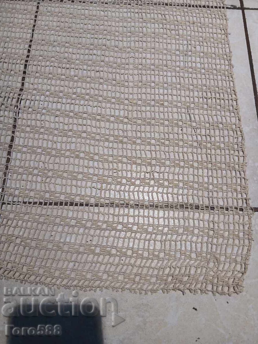 Δαντελένιο τραπεζομάντιλο με τιμή € 1.00 | 1.96 BGN Δαντελένιο τραπεζομάντιλο με τιμή € 1.00 | 1.96 BGN