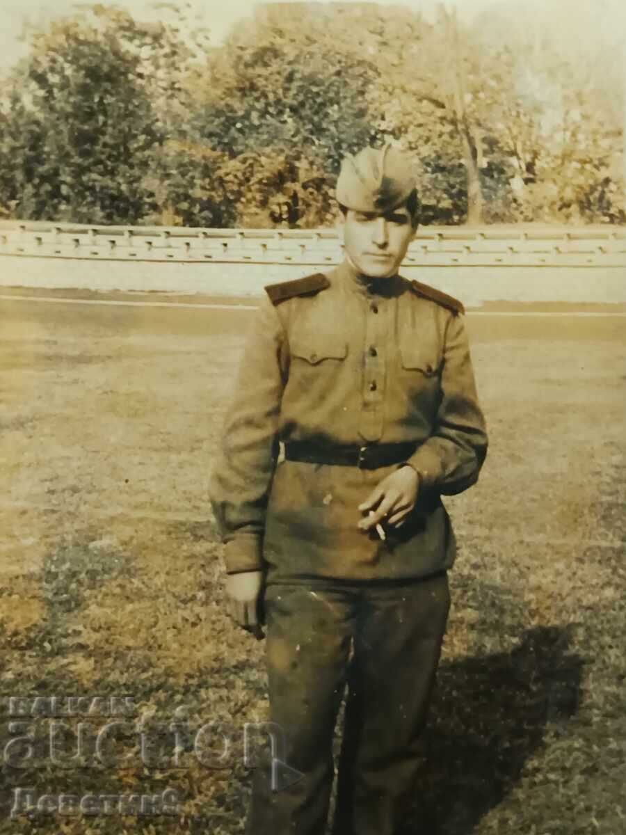 Licitație Soldat cu țigară Licitație Soldat cu țigară