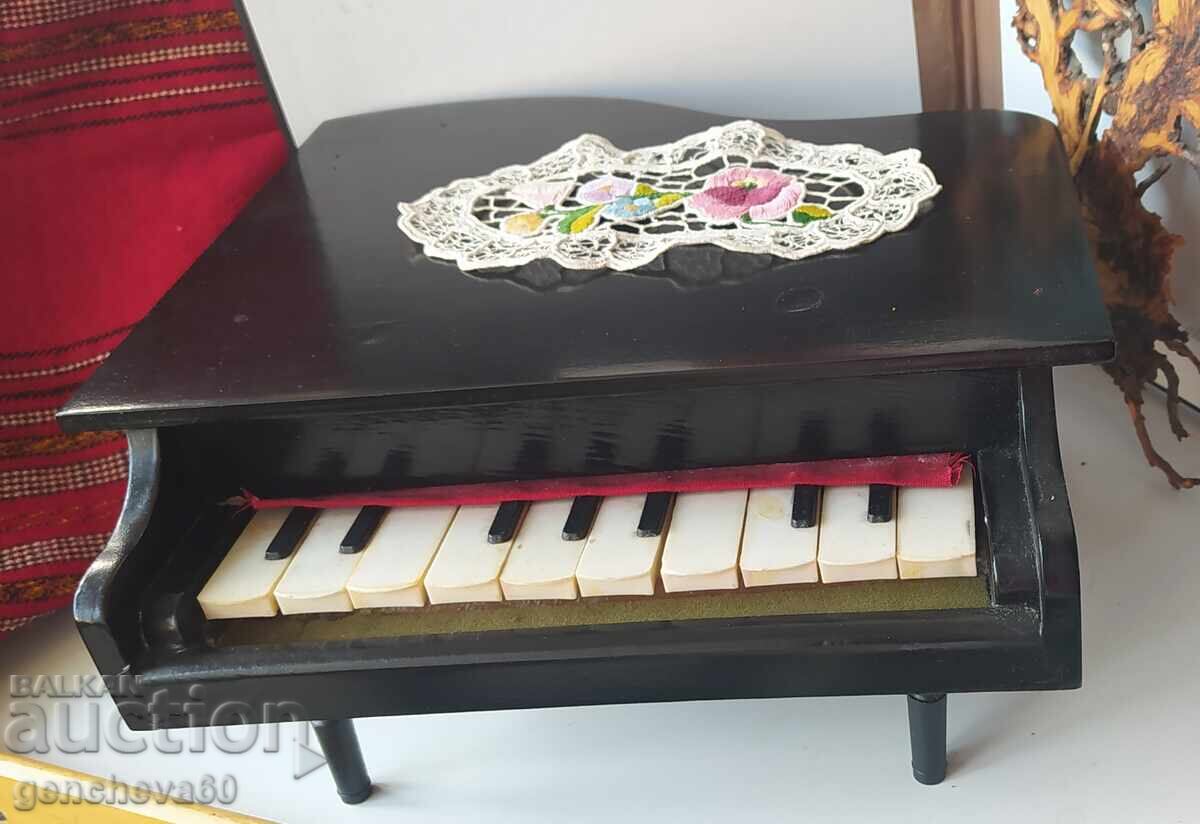 PIAN RETRO PENTRU COPII