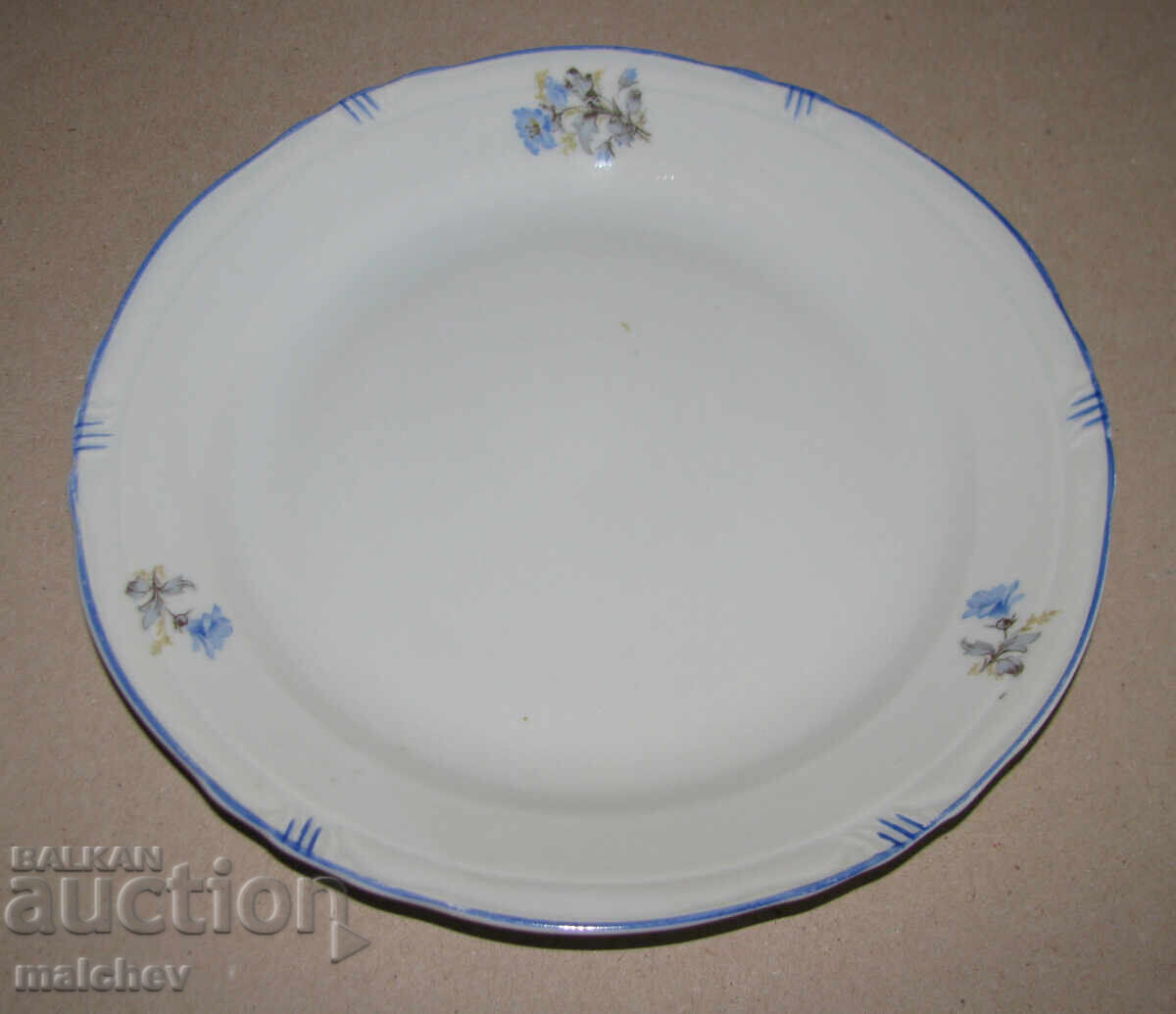 Farfurie întinsă din porțelan 23 cm SIP anii 1950, excelentă cu preț € 2.00 | 3.91 BGN
