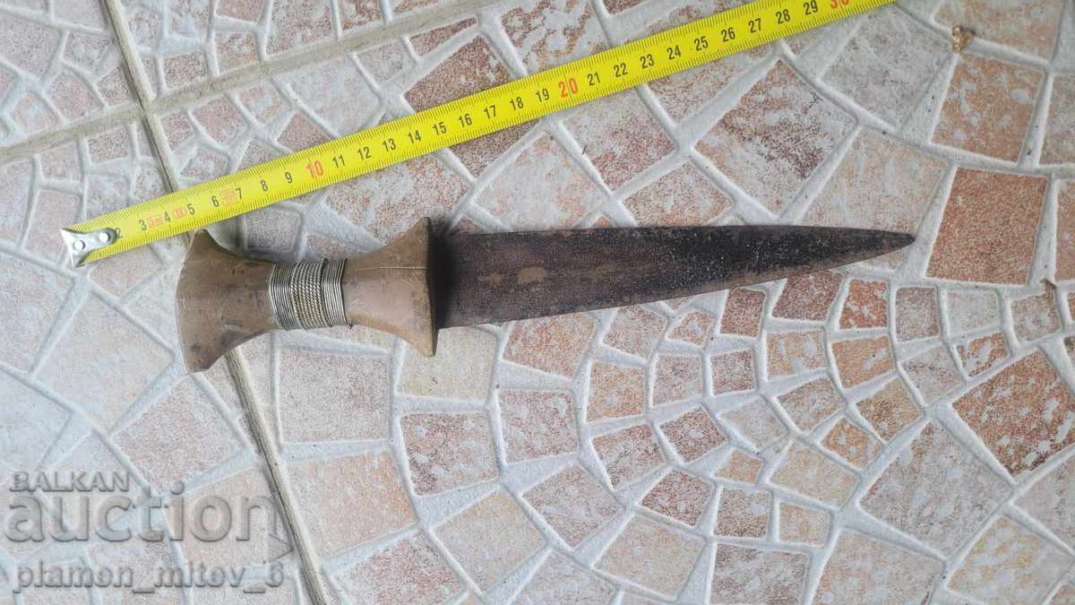 Knife, kama, dagger. Kama from Sudan