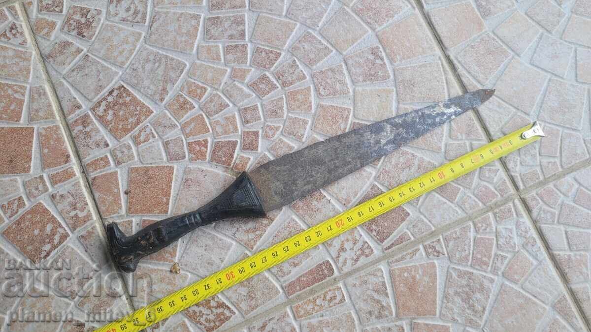 Auction  Knife, kama, dagger. West African kama
