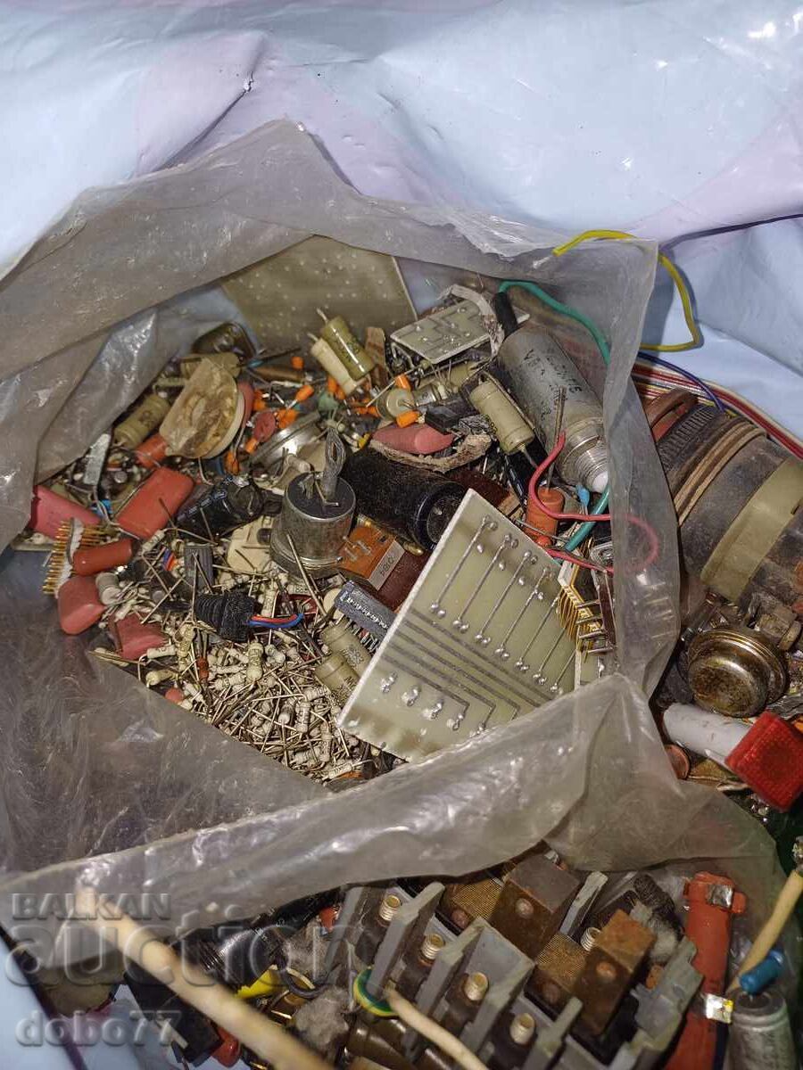 Mega Lot Electronics, E-scrap, transistors, relays, and others - 12