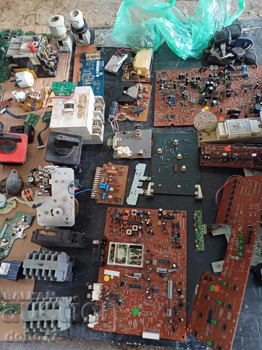 Mega Lot Electronics, E-scrap, transistors, relays, and others - 7