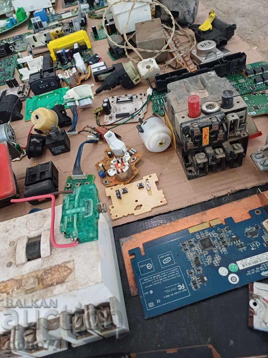 Mega Lot Electronics, E-scrap, transistors, relays, and others - 10