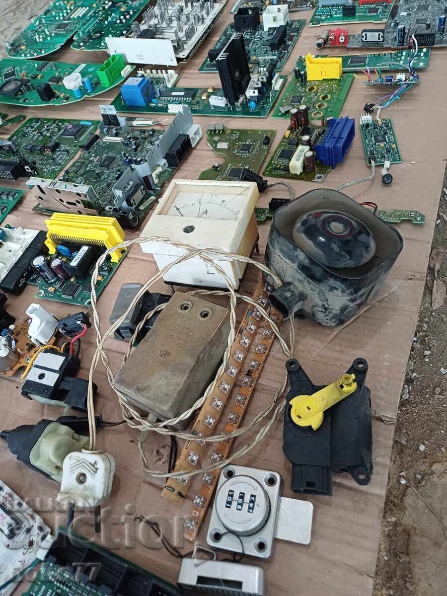 Mega Lot Electronics, E-scrap, transistors, relays, and others - 11