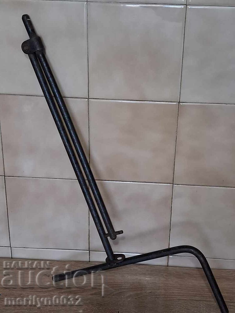 Manivelă pliabilă de la o mașină veche Manivelă pliabilă de la o mașină veche