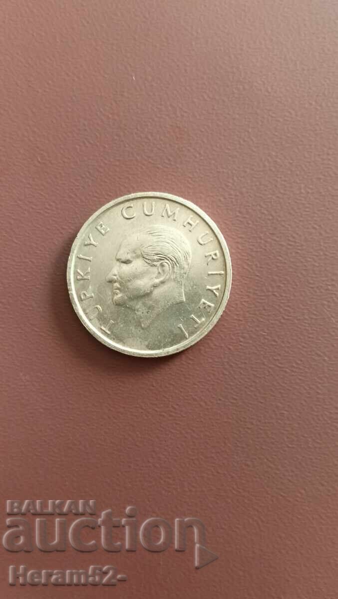10 lire 1999 Turcia cu preț € 1.50 | 2.93 BGN