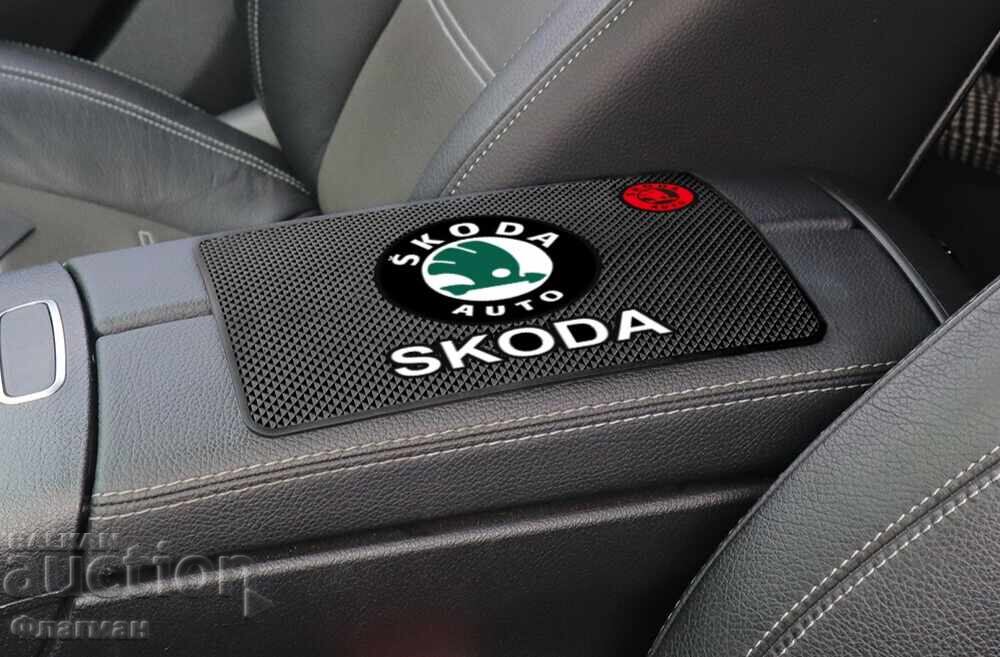 Delivery of Dashboard mat for Skoda