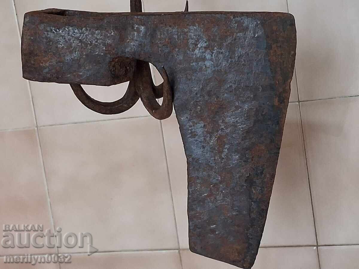 Veche secure de satir topor fara seva