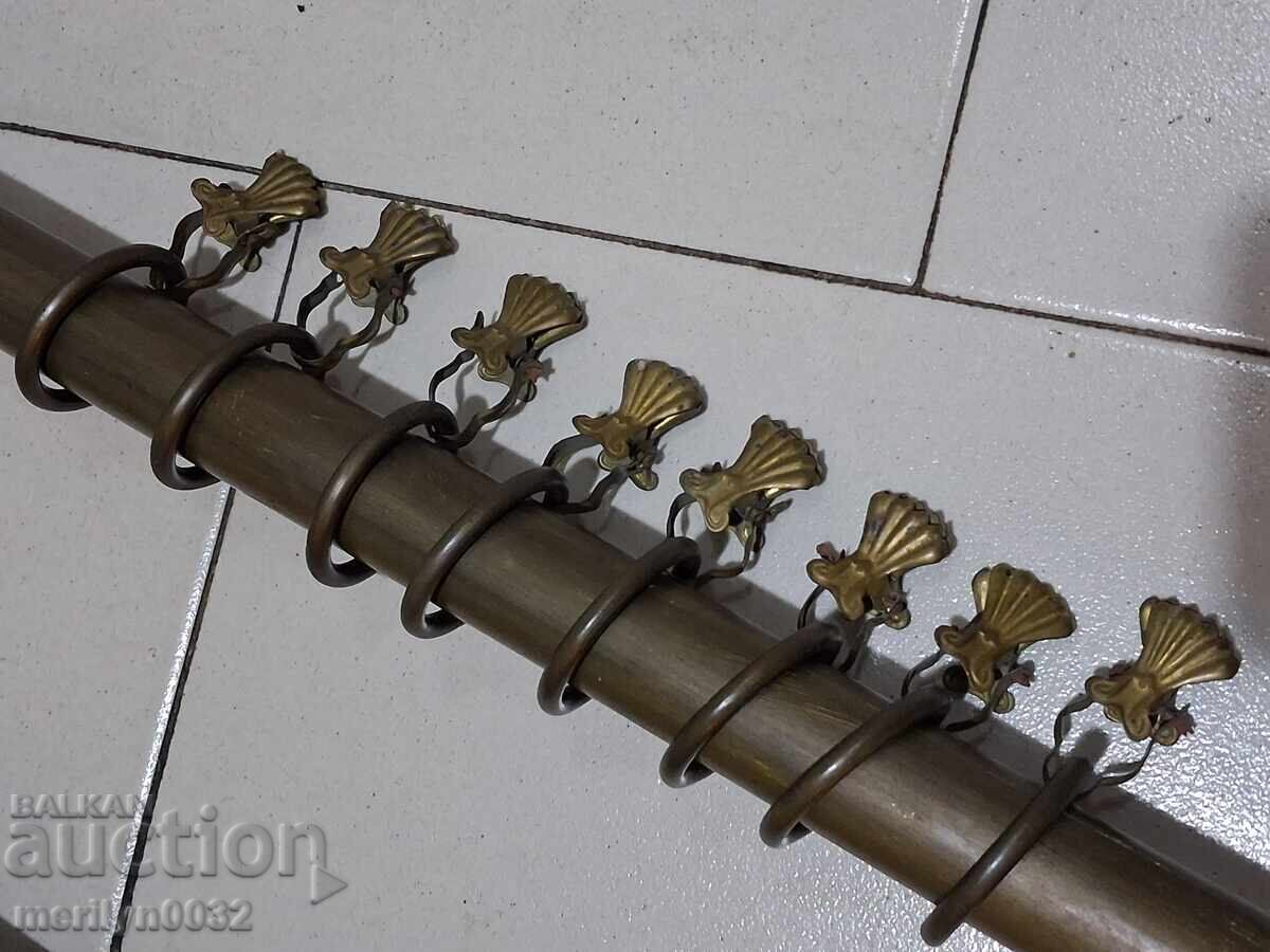 Livrarea Galerii vechi din alamă de la începutul secolului XX pentru fereastră Livrarea Galerii vechi din alamă de la începutul secolului XX pentru fereastră