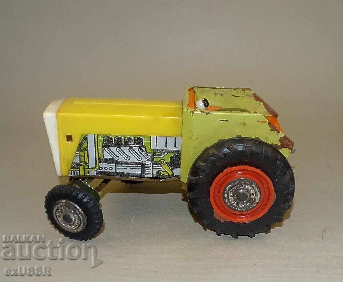 Licitație Jucărie veche tractor polonez pentru piese, jucărie veche Polonia