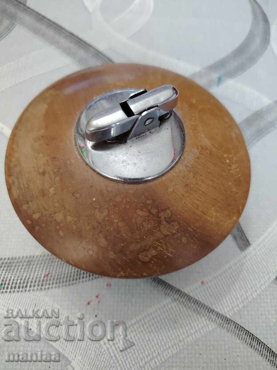 Brichetă pe gaz de colecție cu preț € 25.00 | 48.90 BGN