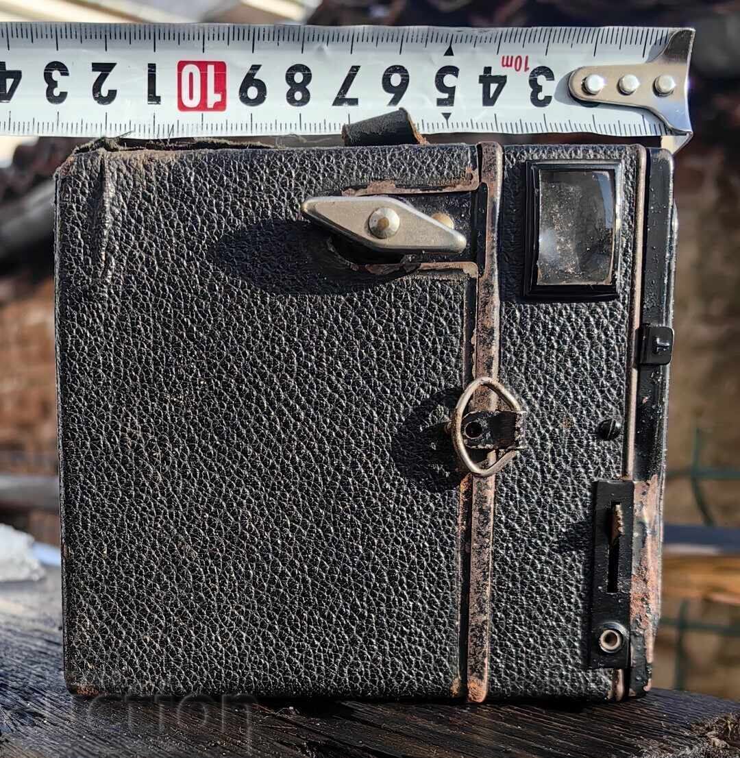 APARAT FOTO VECHI ERA BOX ZEISS IKON cu preț € 12.00 | 23.47 BGN