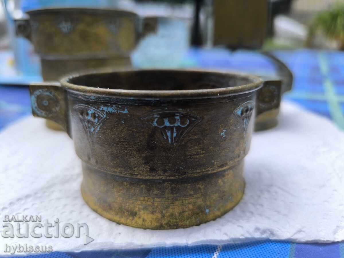 Lot de trei obiecte metalice importate în stil Art Nouveau, set pentru fumat cu preț € 5.00 | 9.78 BGN