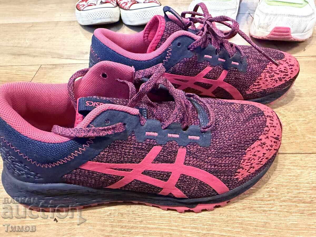Αθλητικά παπούτσια Asics με τιμή € 35.00 | 68.45 BGN