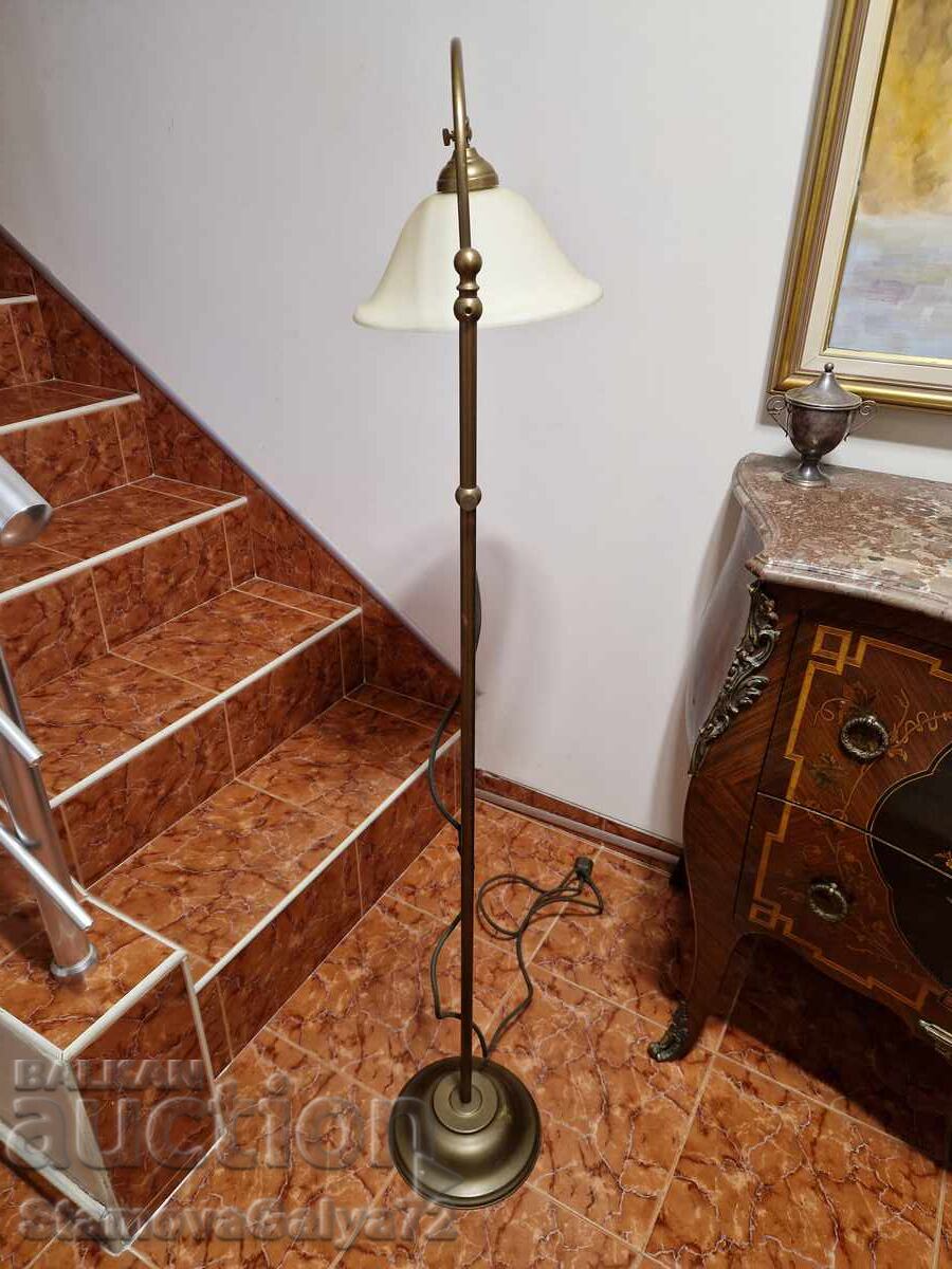 Παράδοση Υπέροχο αντίκα ρυθμιζόμενο φωτιστικό δαπέδου