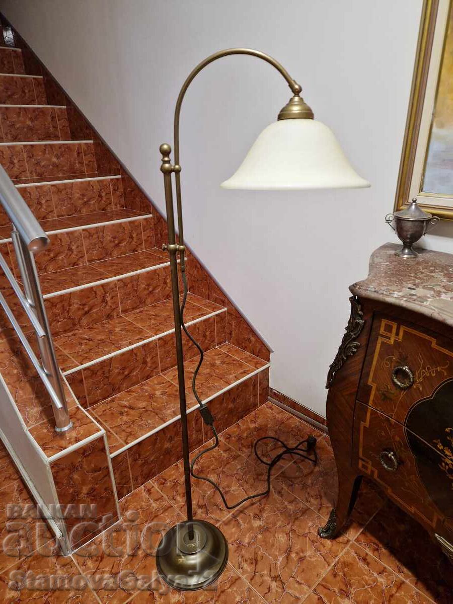 Υπέροχο αντίκα ρυθμιζόμενο φωτιστικό δαπέδου