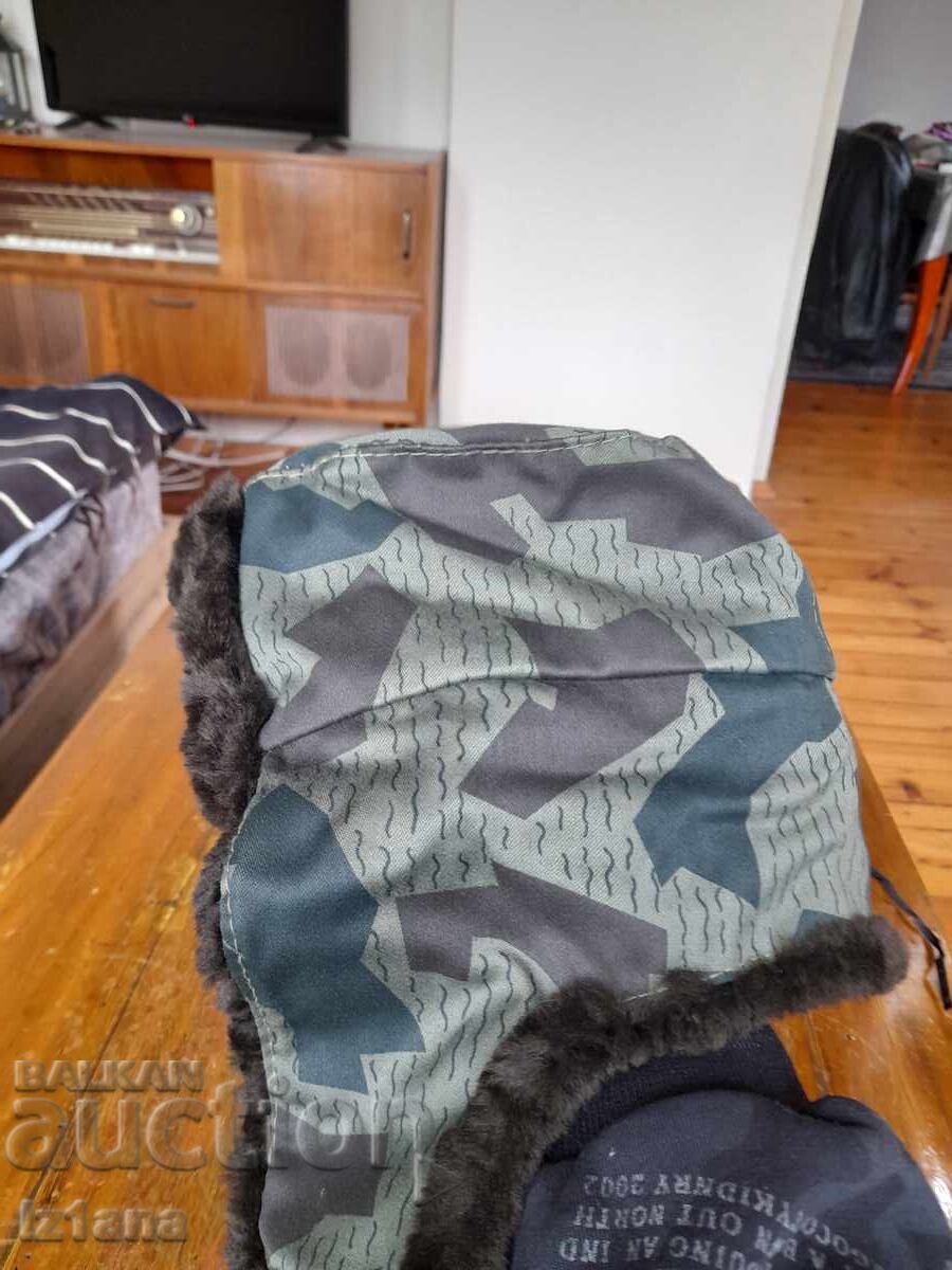 Livrarea Căciulă veche de camuflaj, căști pentru urechi