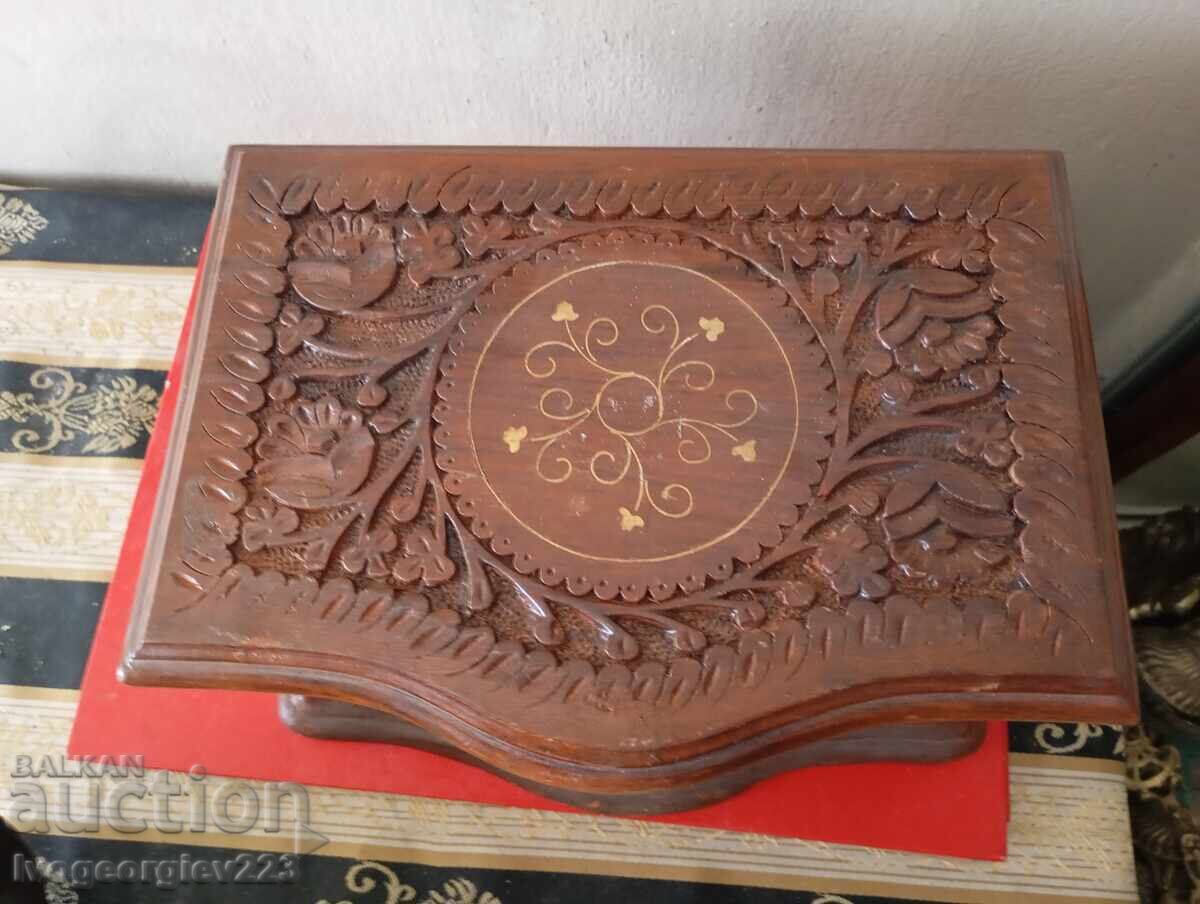 old jewelry box with price € 145.00 | 283.60 BGN