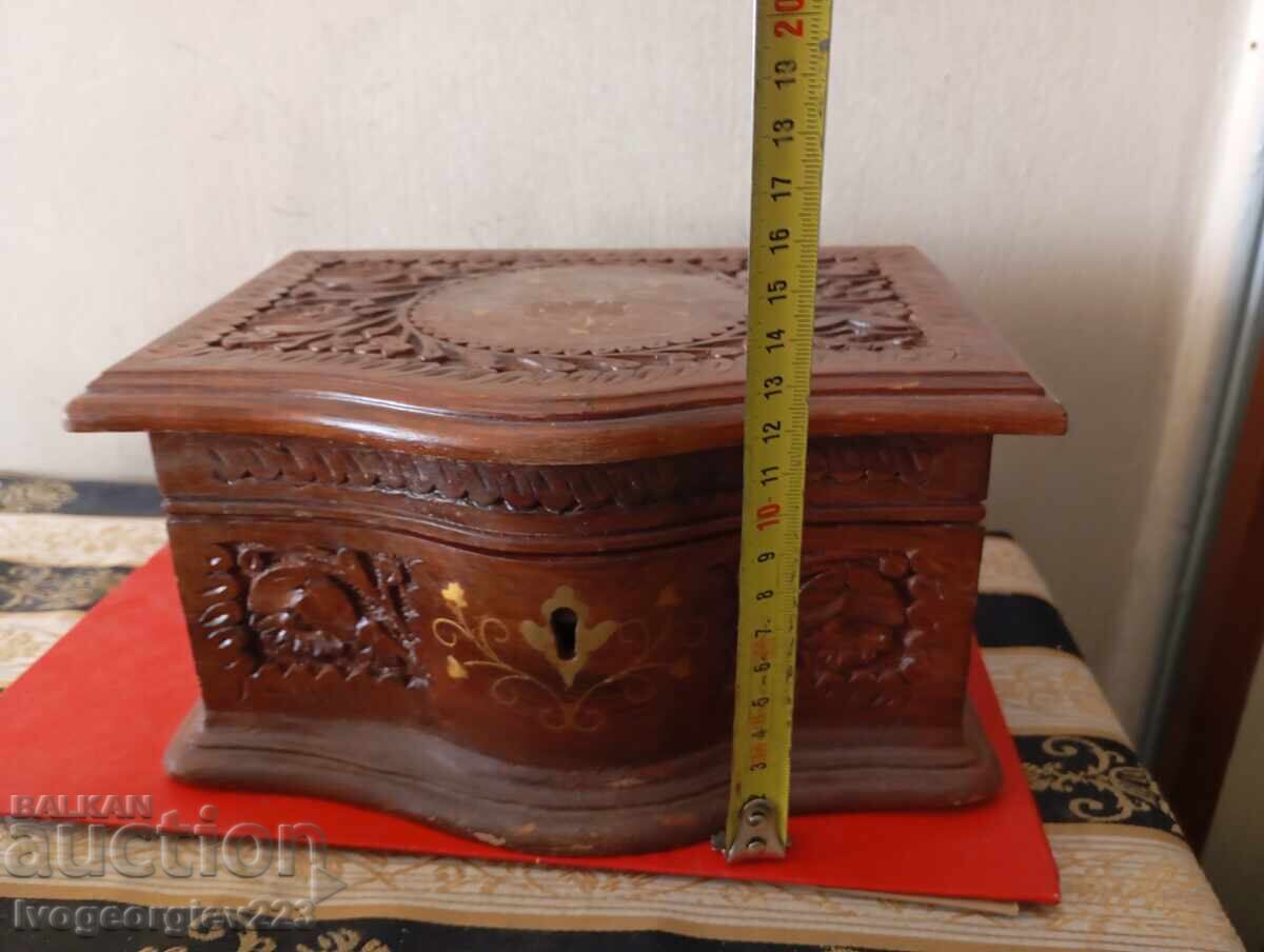 Auction  old jewelry box