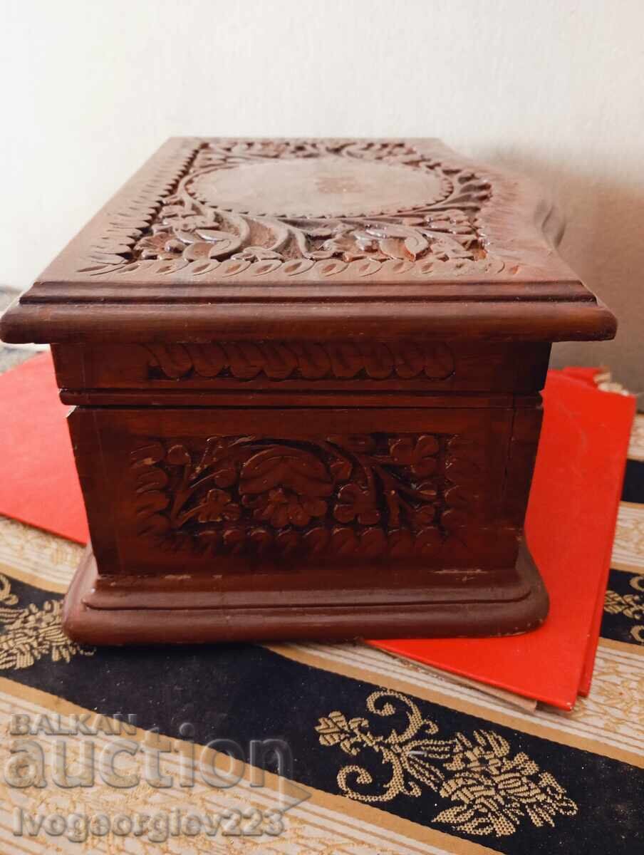 old jewelry box - 6
