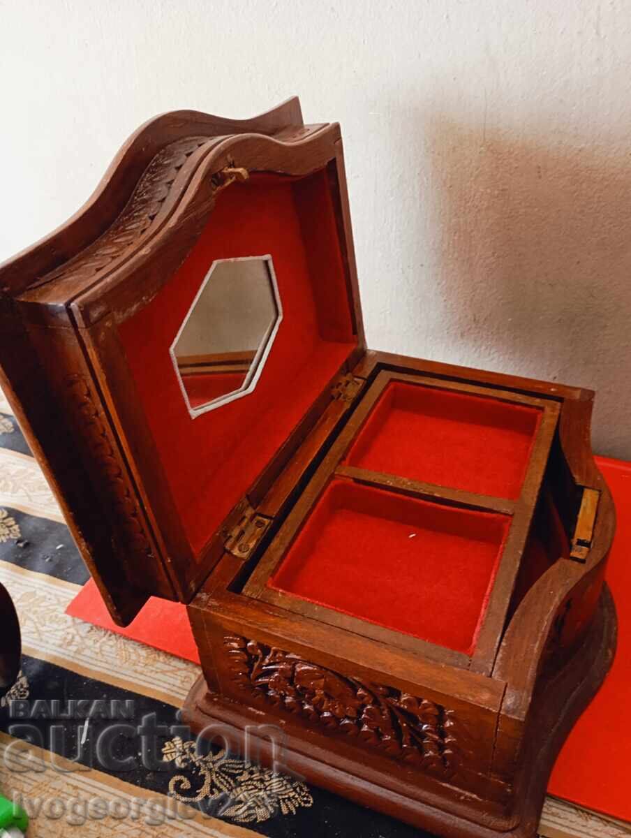old jewelry box - 7